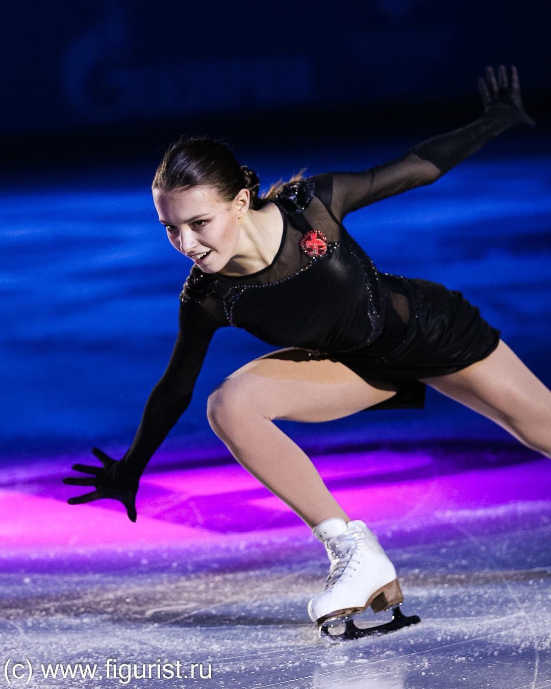 1080x1350  _ANNA ЩЕРБАКОВА | Page 151 |. Golden Skate