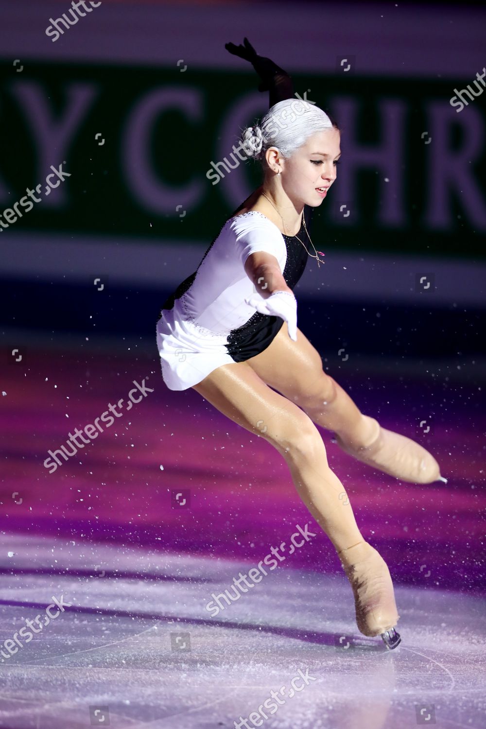 1000x1500  ALEXANDRA TRUSOVA | Peer Gynt |. Фигурное катание, Ханью, Александра aalexandra Trusova of Russia во время чемпионата ISU Musor Munior Fight Champing 2019, младшие дамы Краткая программа на доме Sportova в Загребе, Хорватия, 8 марта 2019 года. Кредит: enrico Calderoni / Aflo Sport / Alamy Live aive airei Tutberidze Alexandra Trusova RUS Редакционное Стоковое Фото - Стоковое изображение Shutterstock