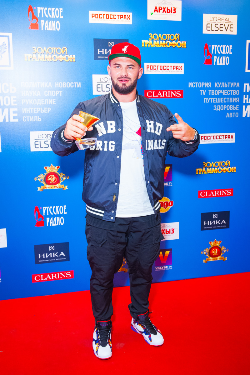 800x1200  Geegun Фото 66 из 59 фото, обои - Photo # 944618 - ThePlace2