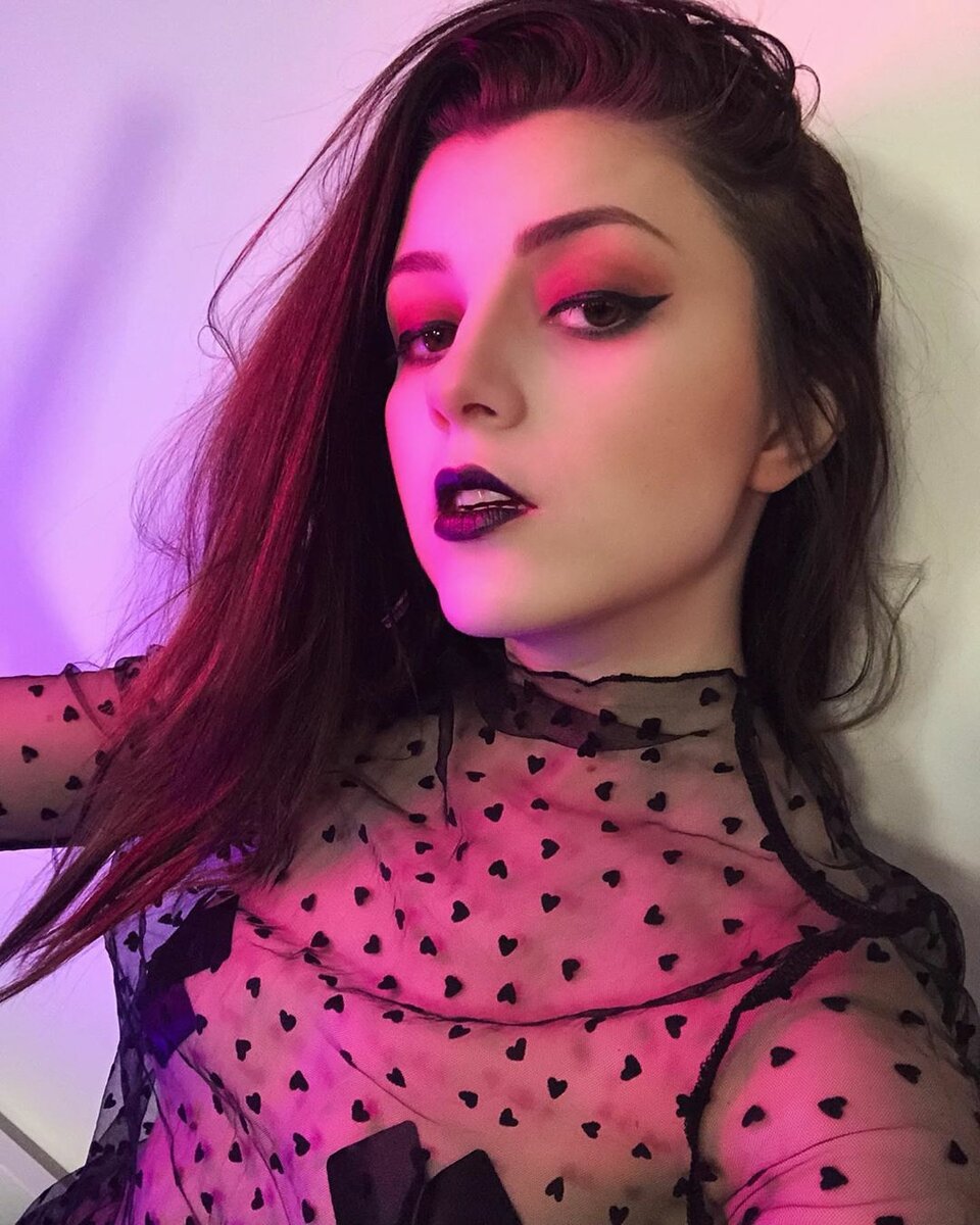 960x1200   Стримерша Оляш №61 - Артуровна Саксон день рождение 8 июнь 1993 количества полных лет 26 места дислокации масква, рашка стримита на твиче с октябрем 2015 скатился с 2017 слил своей обноженки в 