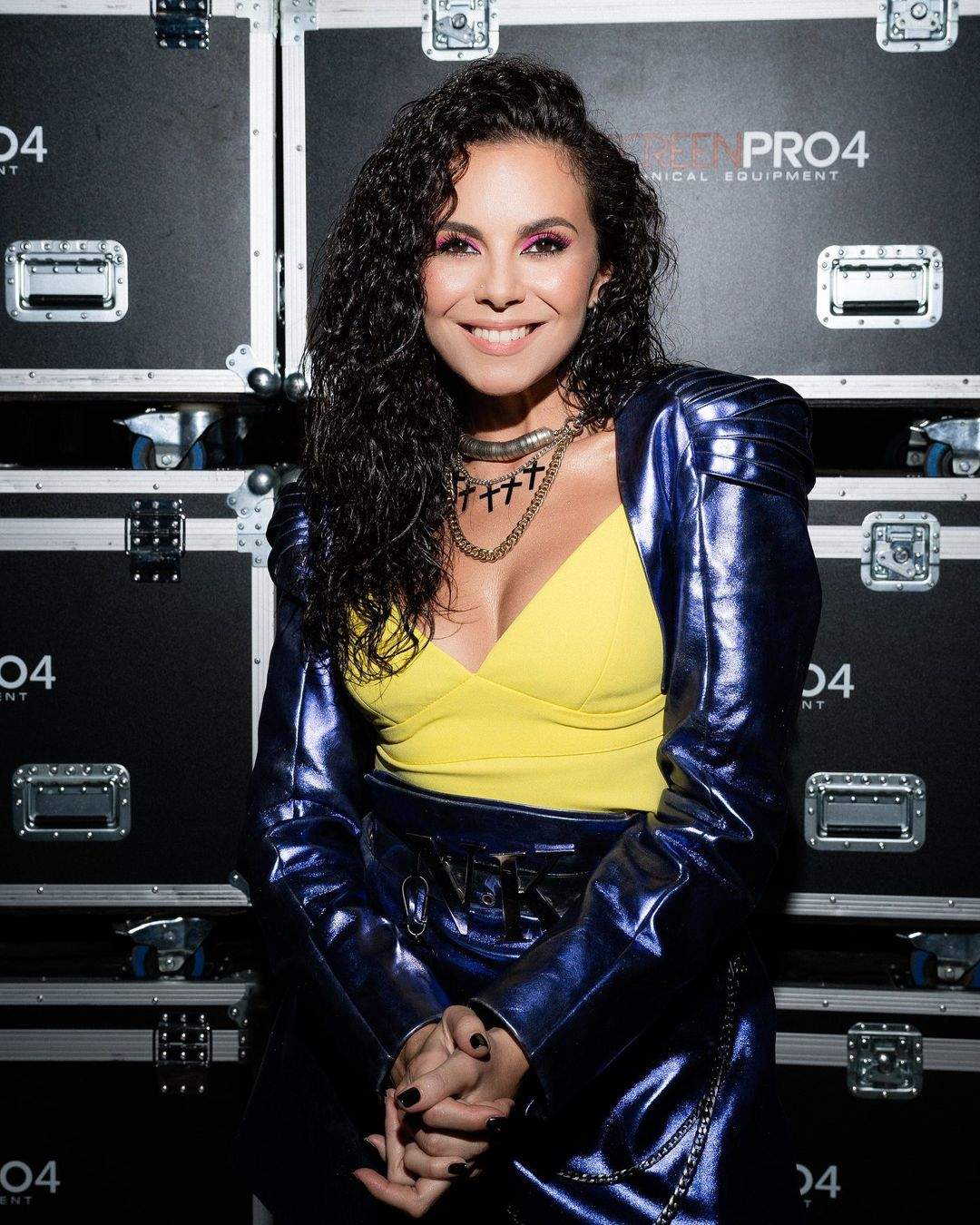 1080x1350   В синем костюме: Настя Каменских выступили в трендовом образе - Showbiz 