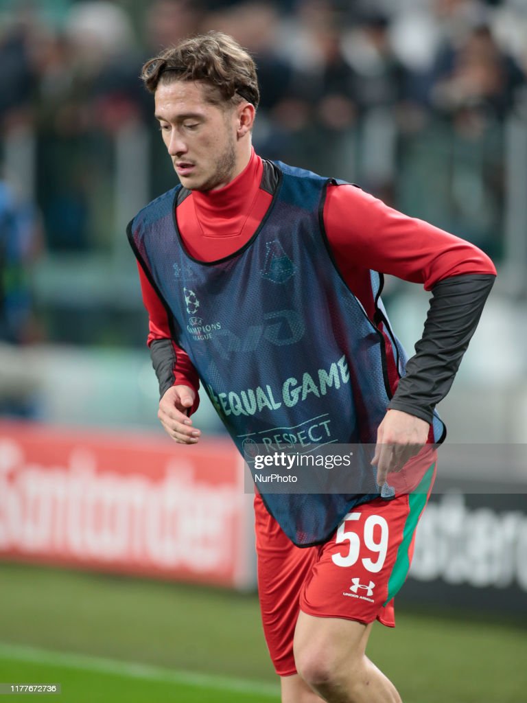 768x1024   Файл: 2017 RUS V Bel Выставка - Aleksei MiranChuk and Viktor Vasin.jpg - Wikimedia Commons