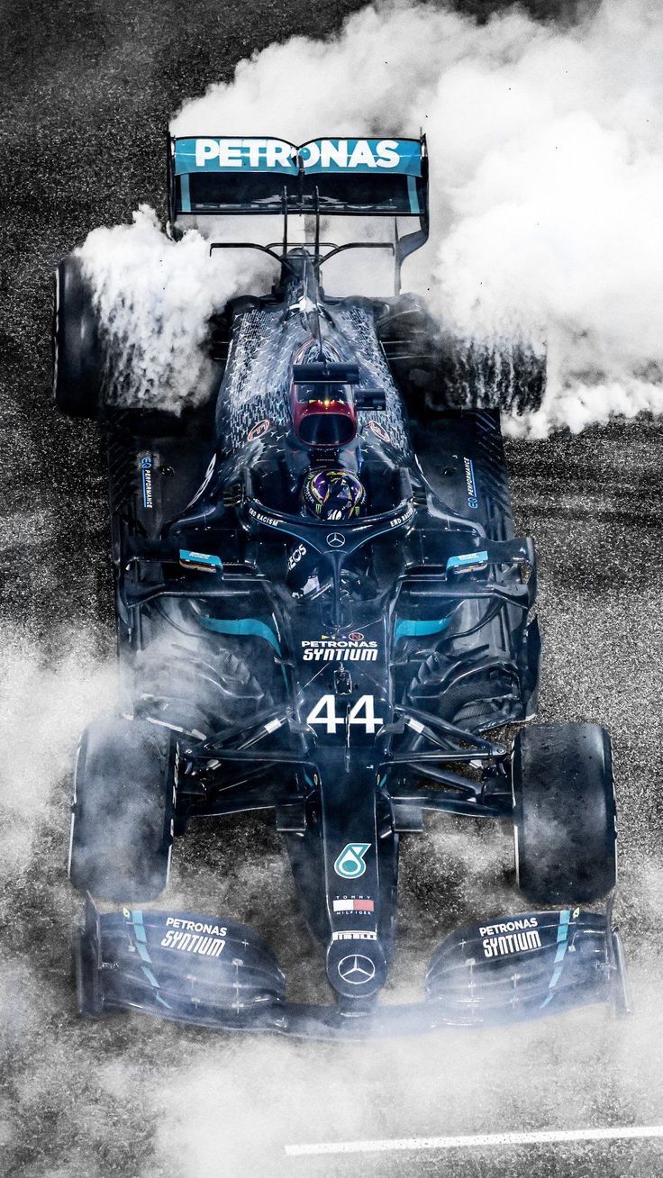 736x1308 Mercedes F1 Hamilton Обои | Voitures de Sport Haut de Gamme, ФОРМУЛЬ 1, Mercedes