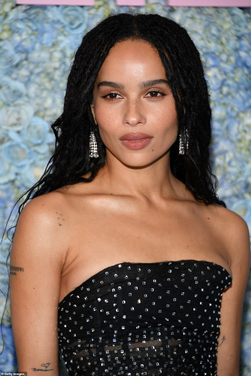 800x1200  pin от Ольги Вера на ᴡᴀʟʟᴘᴀᴘᴇʀs | Zoe kravitz, эстетический инди, знаменитости 