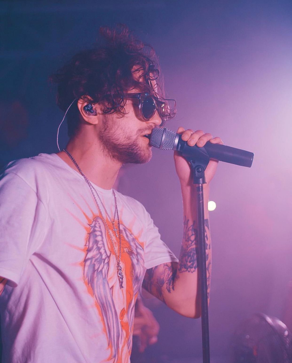 1242x1543  Пин от пользователя Диана Шевченко на доске ЛСП | Красивые мужчины  Христианские мемы Молодые знаменитости