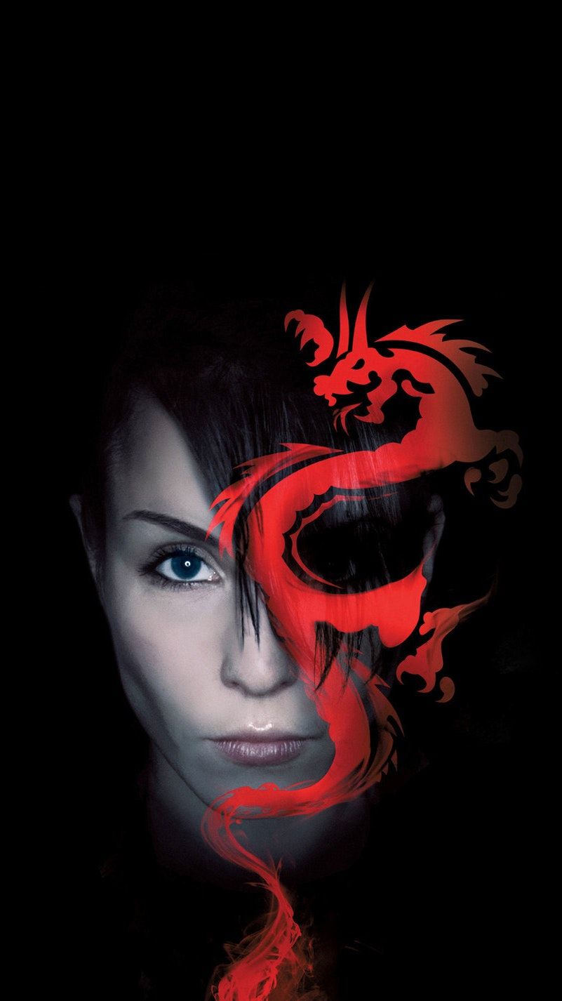 Девушка с татуировкой дракона 2009