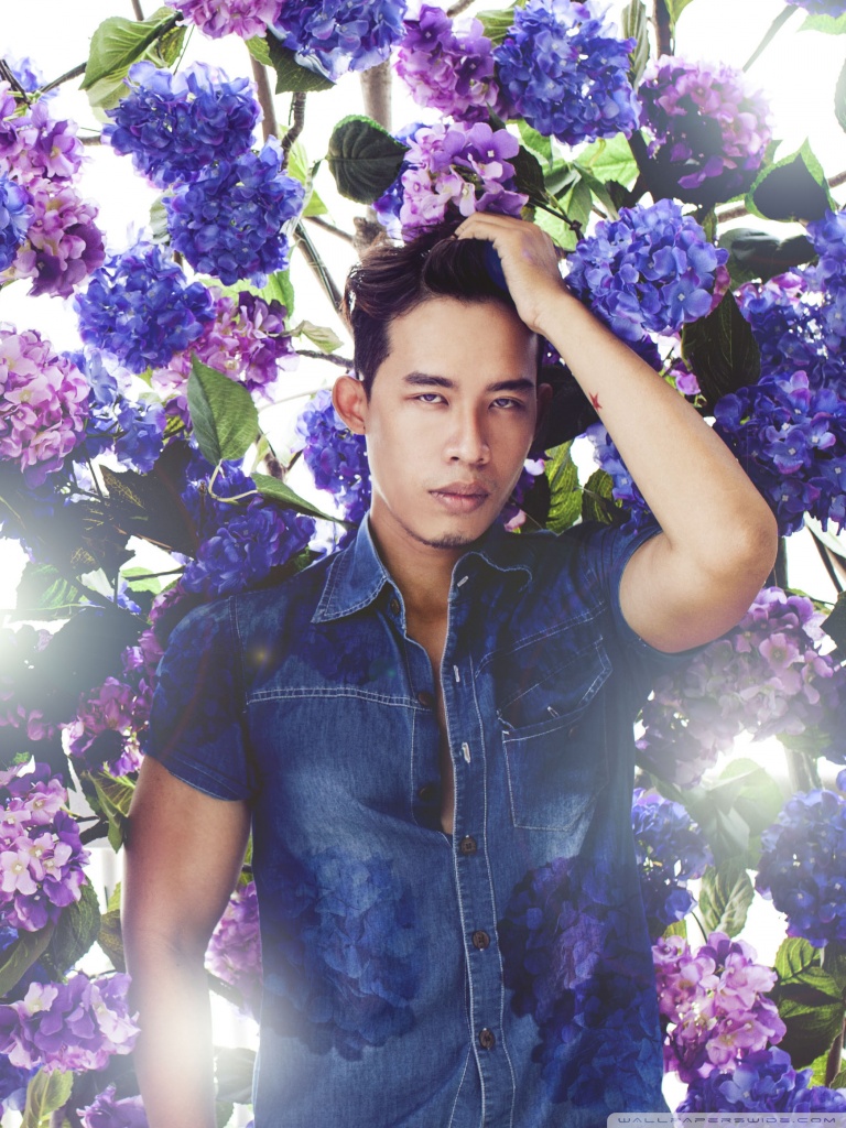 768x1024  boy над цветами | Facebook