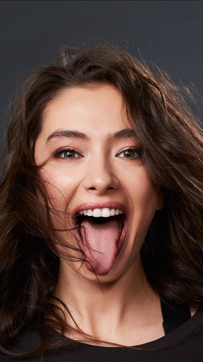 675x1200  29 Kara Sevda -ideen | Türkische Schauspieler, Türkische Hochzeit, Kuss Paar