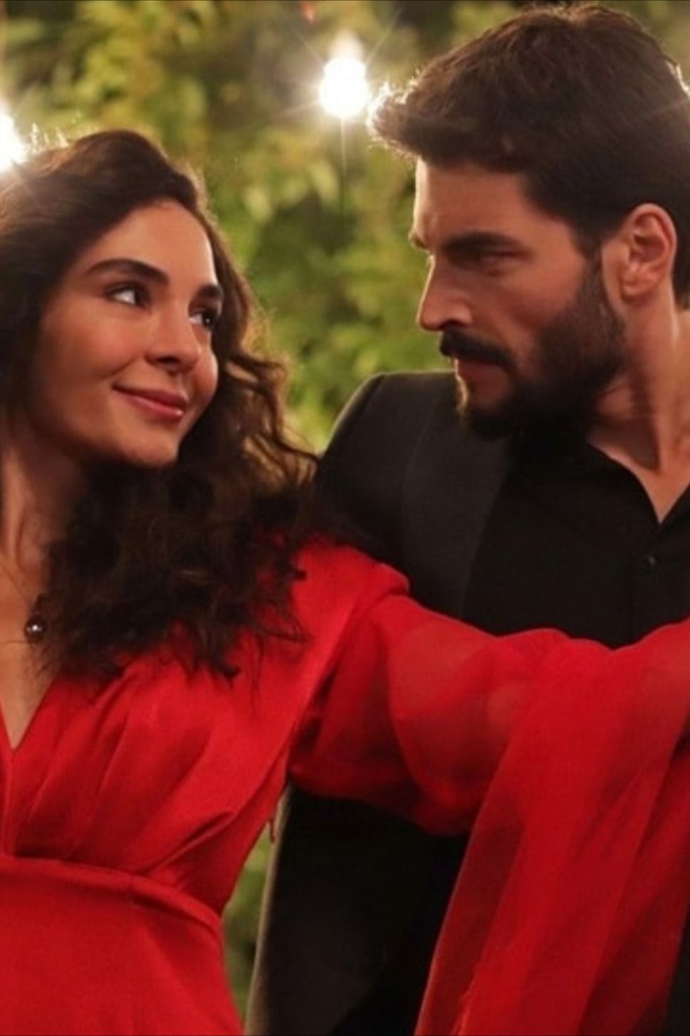 969x1455   🕶️dephina_deina👒 auf twitter: \ "# Hercai #hercaidizi # akinakinözü #brusahin #reyyyyanöoglu #reyyan #miranaslanbey #miran #reyMir # Sırlarınbedeli https: //t.co/0ec0wejrjl \" / Twitter