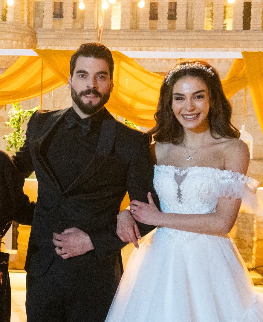 880x1079   Tweet - \ "я мертвый #hercai #reyMir # Ebruşahin # Akınakınözü \" - Trendsmap 