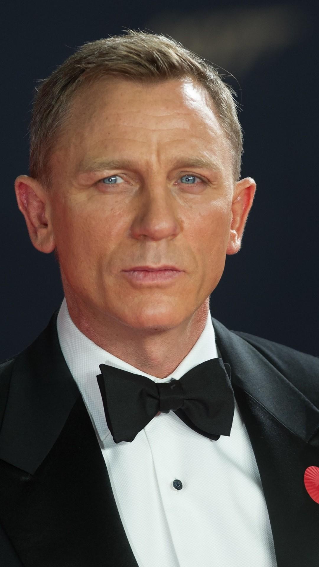 1080x1920   Daniel Craig Wallpapers HD Desktop Background