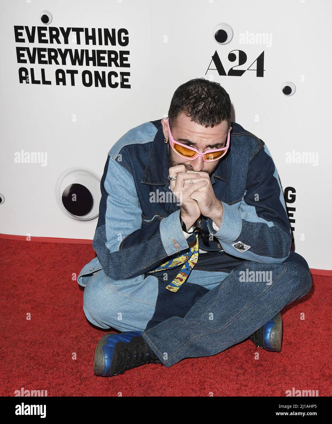 1091x1390  Tim говорит, что все везде все везде (@cosmictubes) / Twitter