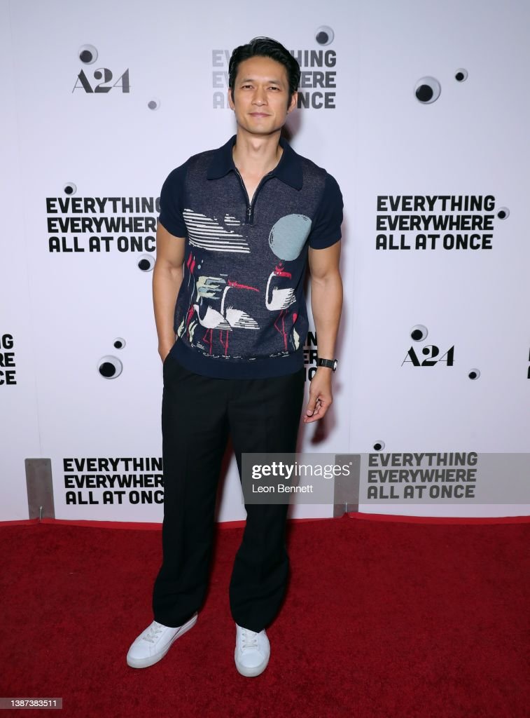 757x1024  amazon.com: 2022 Новый плакат фильма все везде везде (1) Плакаты по рисованию холста и принты стены художественные картинки для декора спальни для гостиной 16x24inch (40x60cm): Плакаты \ u0026 Prints