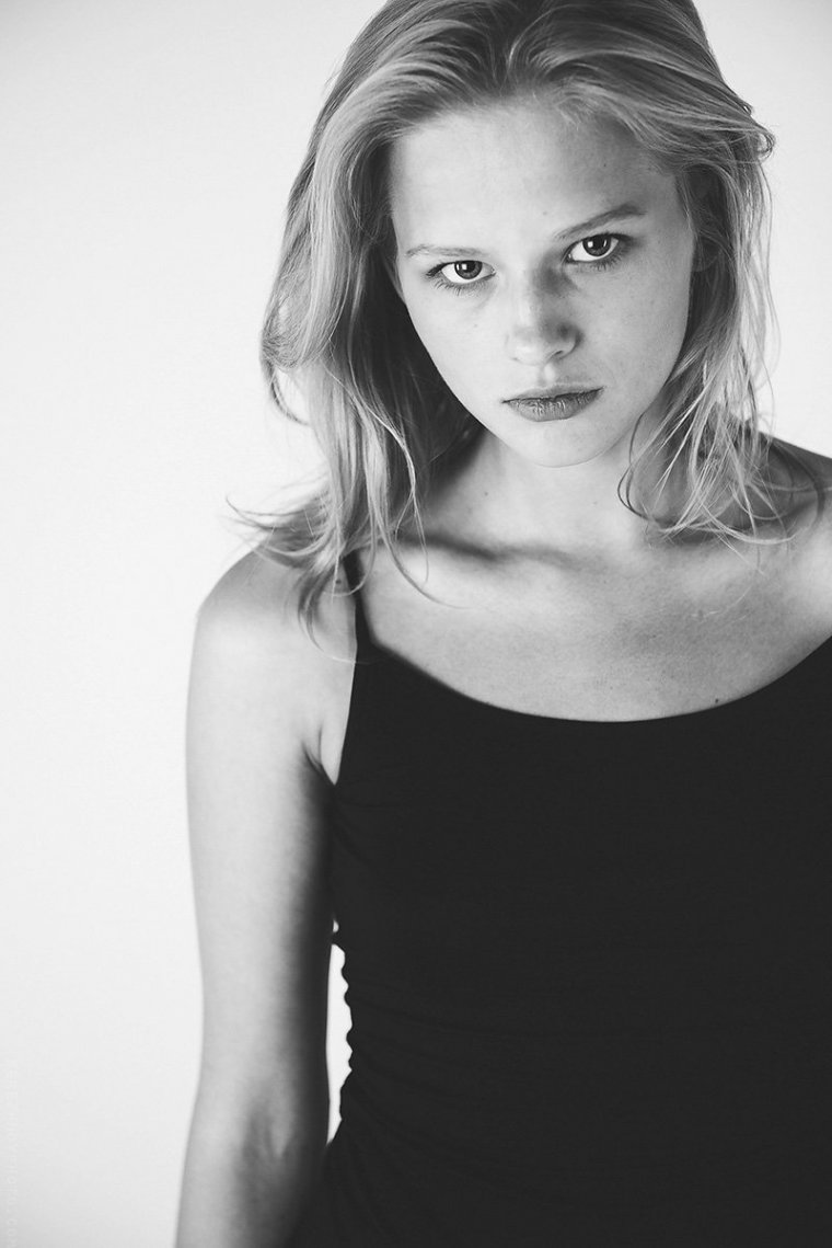 760x1139  Фото Александра Бортич Кадр из «Александра Бортич» 1994 3318441 – Artofit