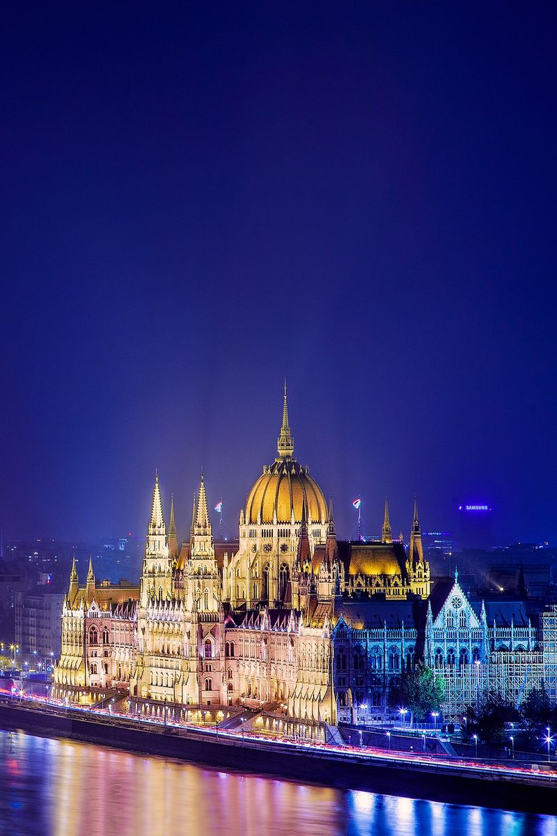 800x1200  HD обои: Будапешт, Венгрия, Ночной город, мост | Обои Flare