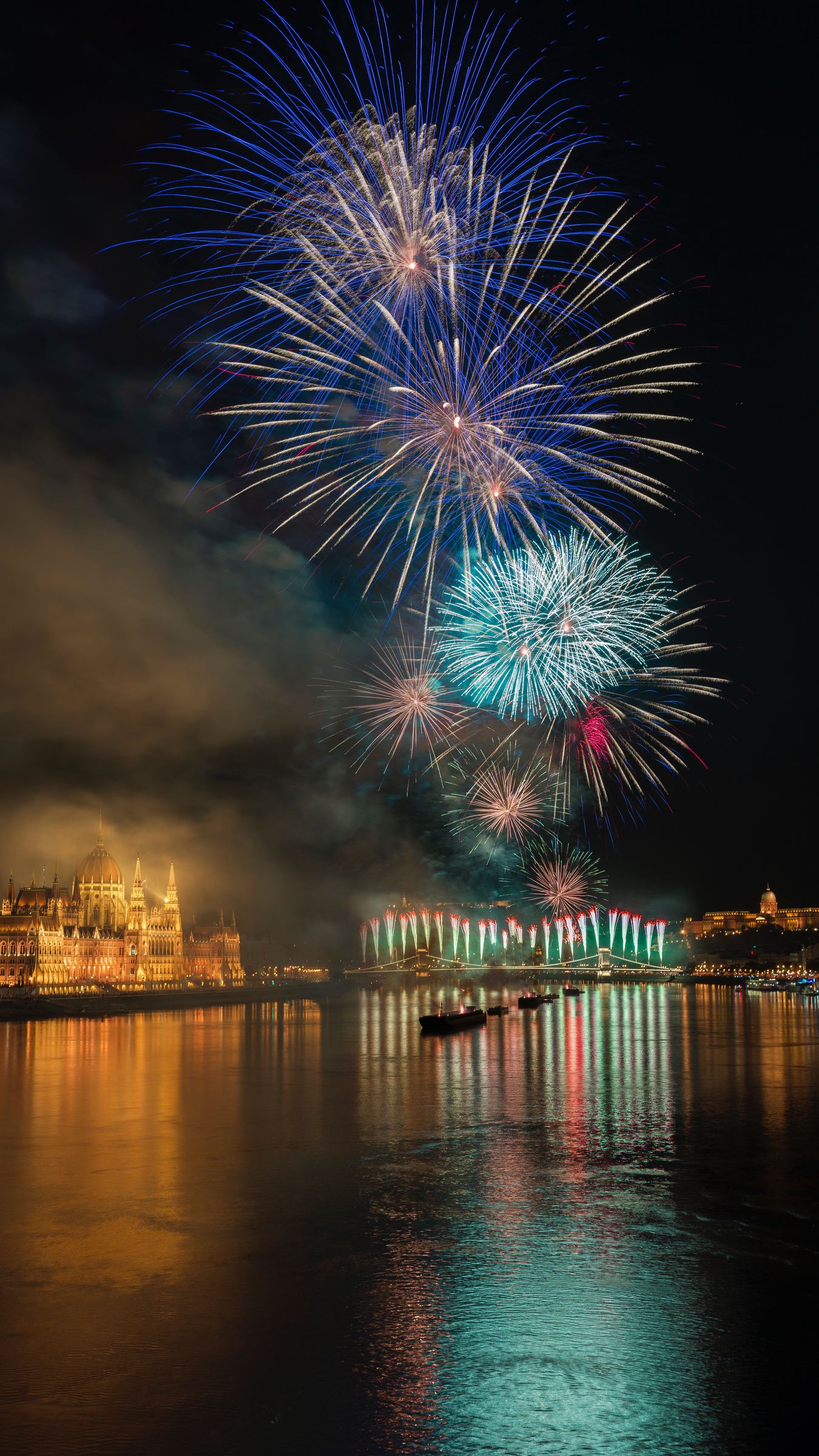 1350x2400  Budapest на ночных фоновых обои для настольных компьютеров для 4K UHD TV: широкоэкранный + картинки)Топ -21 занятия в Будапеште, Венгрия -