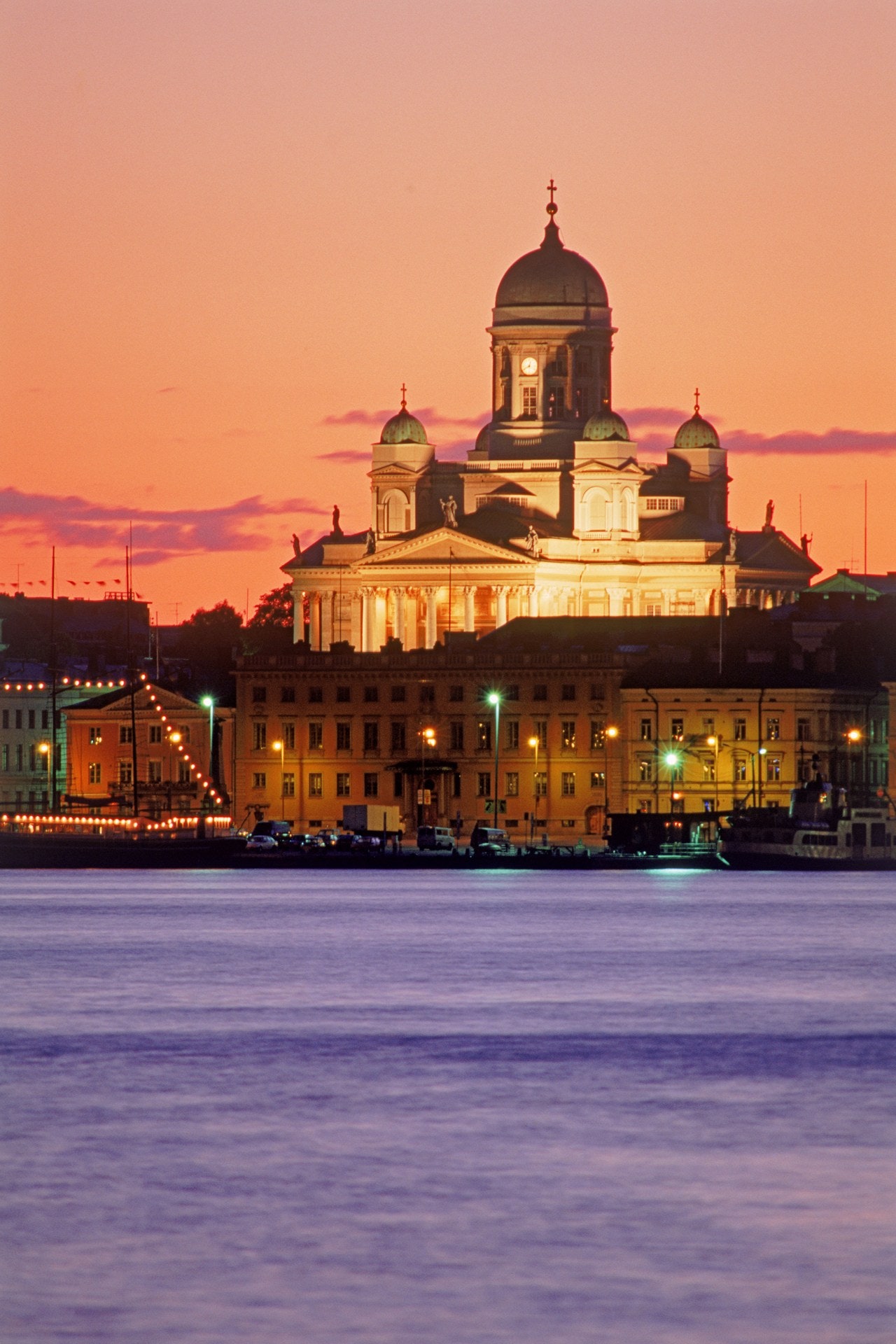 1280x1920  Helsinki: один из самых пригодных для жизни городов мира 