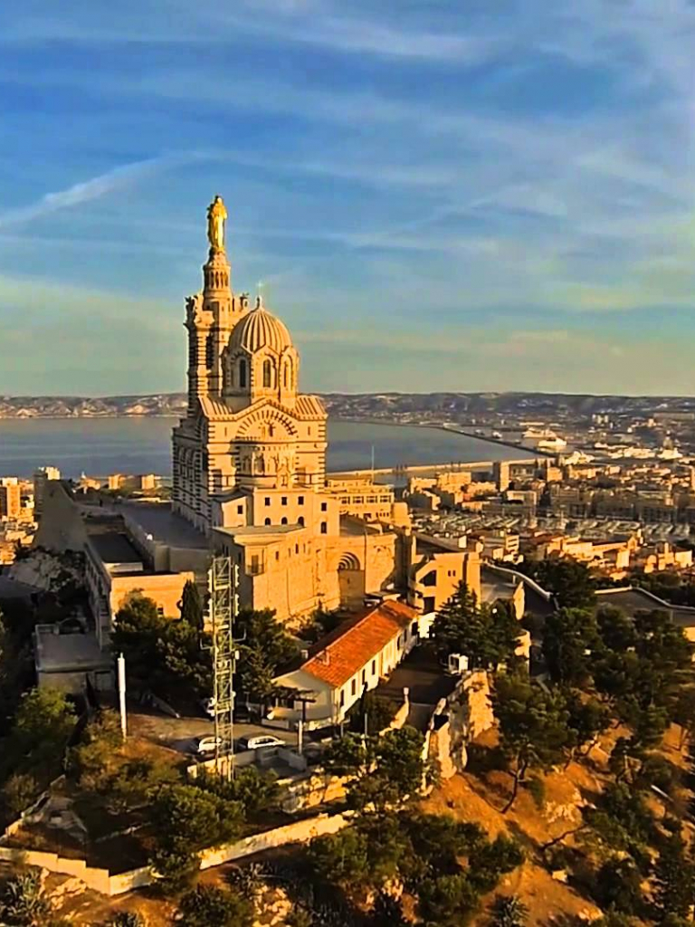 768x1024  olympique de Marseille Wallpapers - обои пещера 