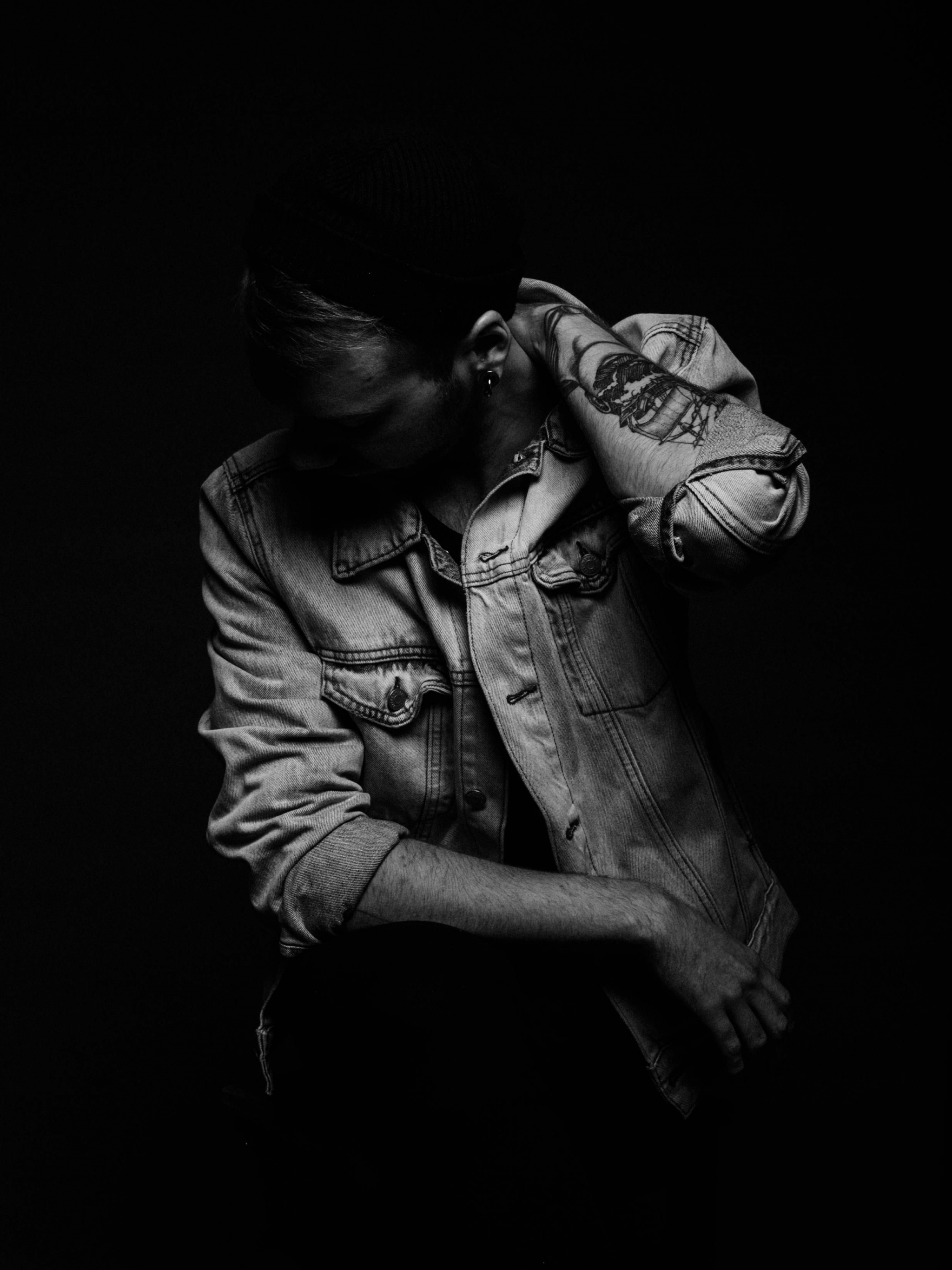 2048x2732   Мен в черном международном плакате фильма - 2022 Плакат фильма обои HD