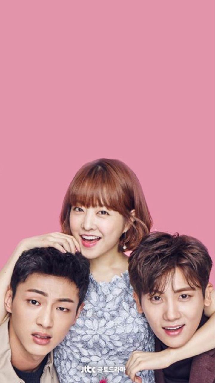 720x1280   anigyee один телевизор - женщина, родившаяся с сверхчеловеческой силой, нанята генеральным директором игровой компании, чтобы стать его телохранителем. Стргнутая женщина Do Bong скоро начинается в эту среду @14:00. Оставайтесь 