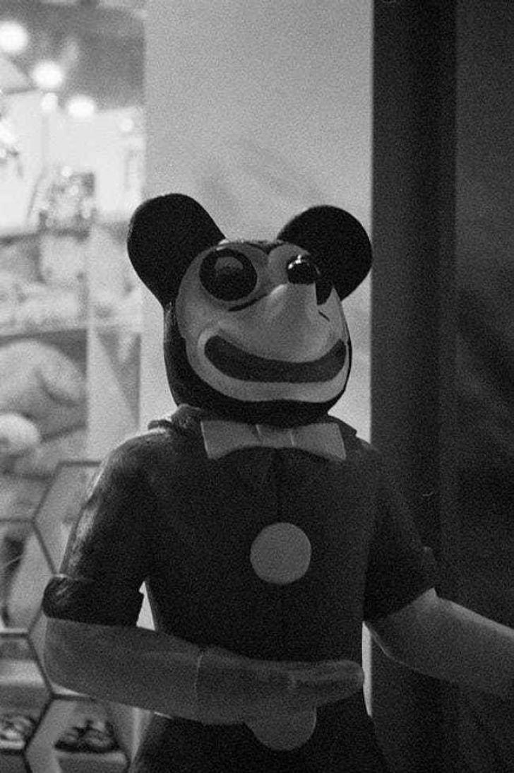 728x1094  Wired обои на обои на обоях 