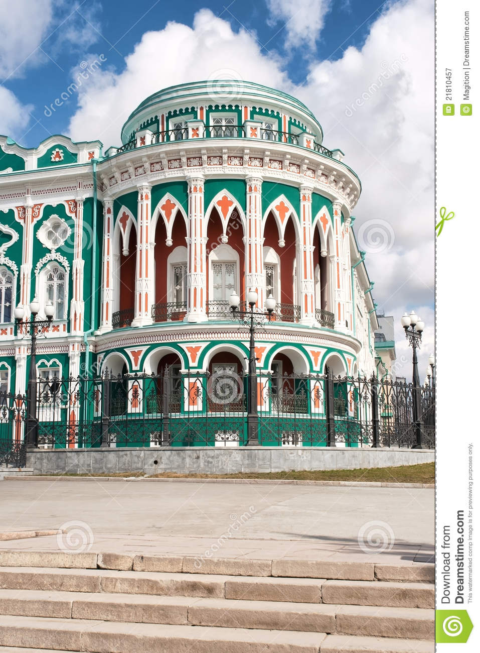 957x1300   Дом профсоюзов. Ekaterinburg stock photo - Изображение зеленого, архитектура: 34489460