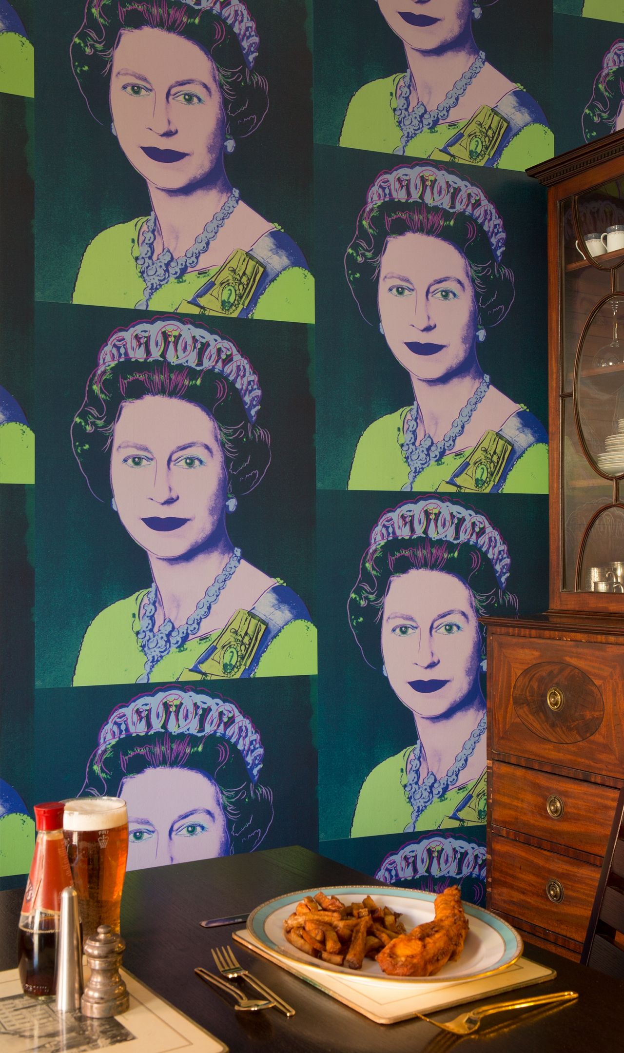 1280x2160  Queen Elizabeth ll photo 535 of 302 pics, wallpaper - photo #1154287 -  ThePlace2