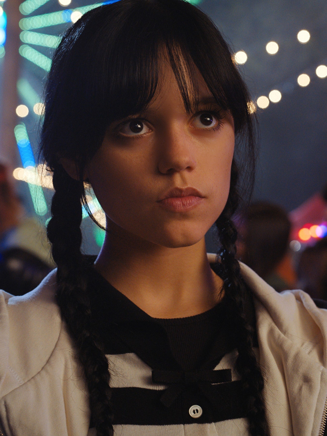 1350x1800   Netflix «Среда» запускает опыт Academy Academy Experience перед датой выпуска | Teen Vogue