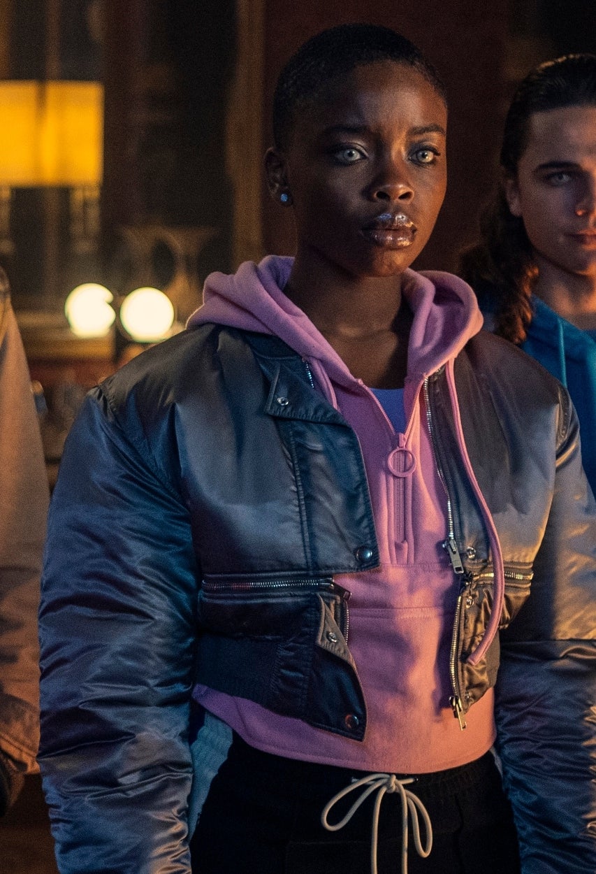 853x1250   Сезон Среда. Трейлер, больше - парад: развлечения, рецепты, здоровье, жизнь, праздники 