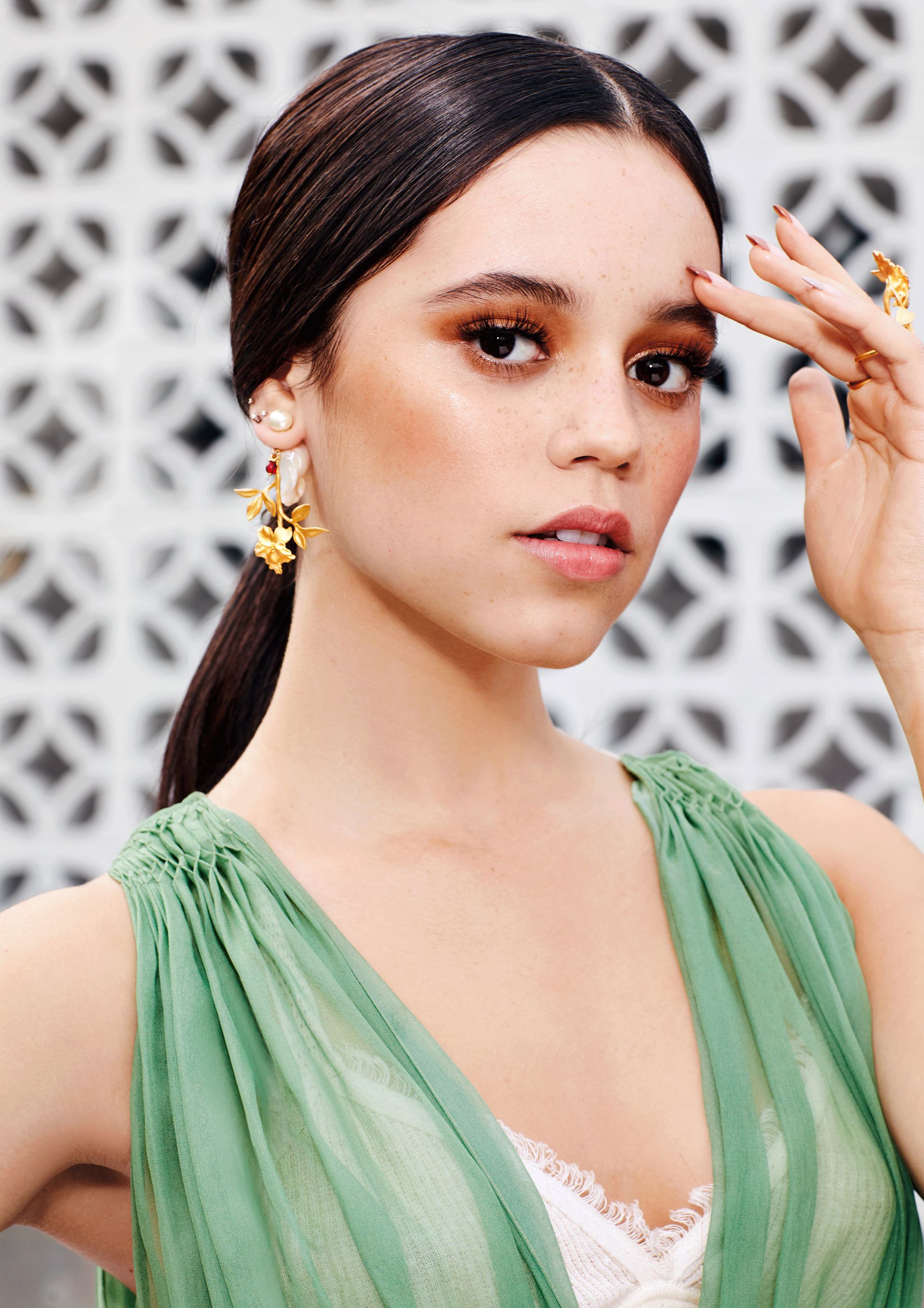 2000x2830  picture of Jenna Ortega