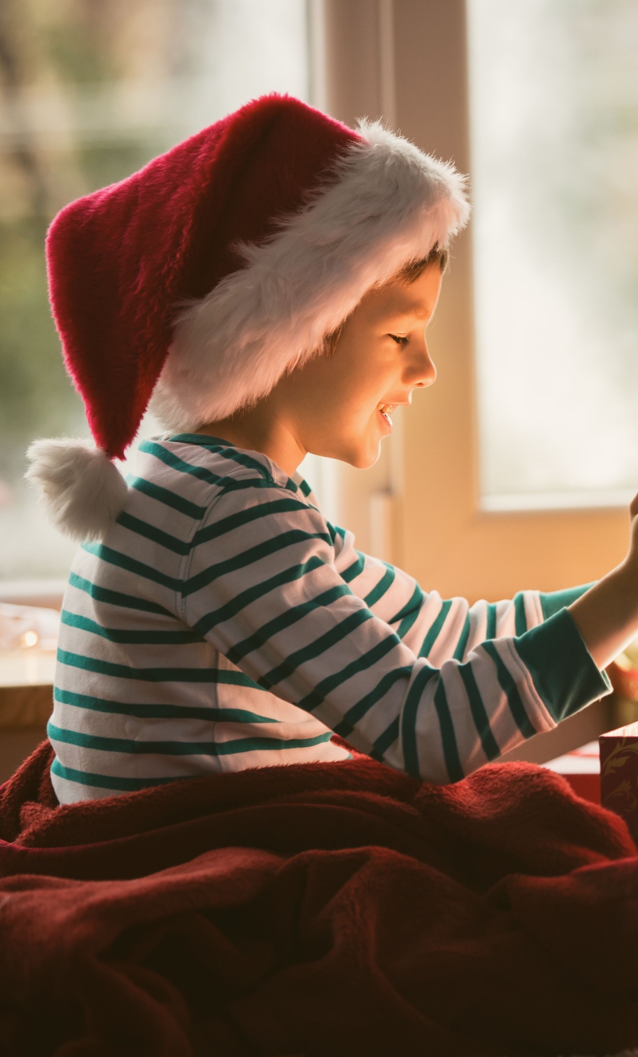 1280x2120  30+ Christmas Aesthetic Wallpapers : Mix \u0026 Match Presents Wallpaper 1 - Потрясающее настроение | Цвета свадеб, свадебные темы, свадебные цветовые палитры 