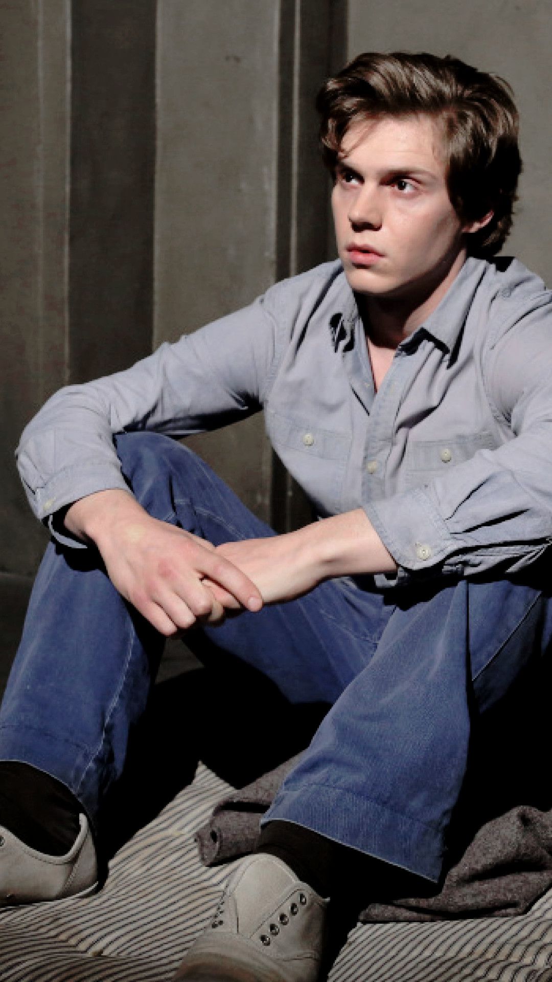 1080x1920   ✧lockscreens✧ - Эван Питерс -Экран + Экран Hide Ecrem. Фоны, фотографии и картинки 