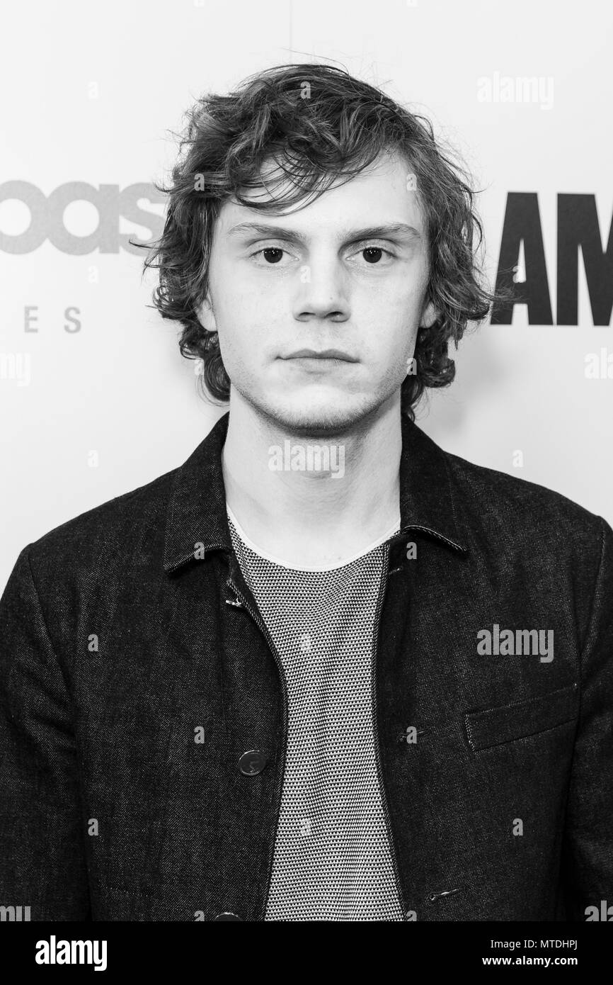 866x1390  , а не ваш Эван Петерс Фон: R/Americanhorrorstory 