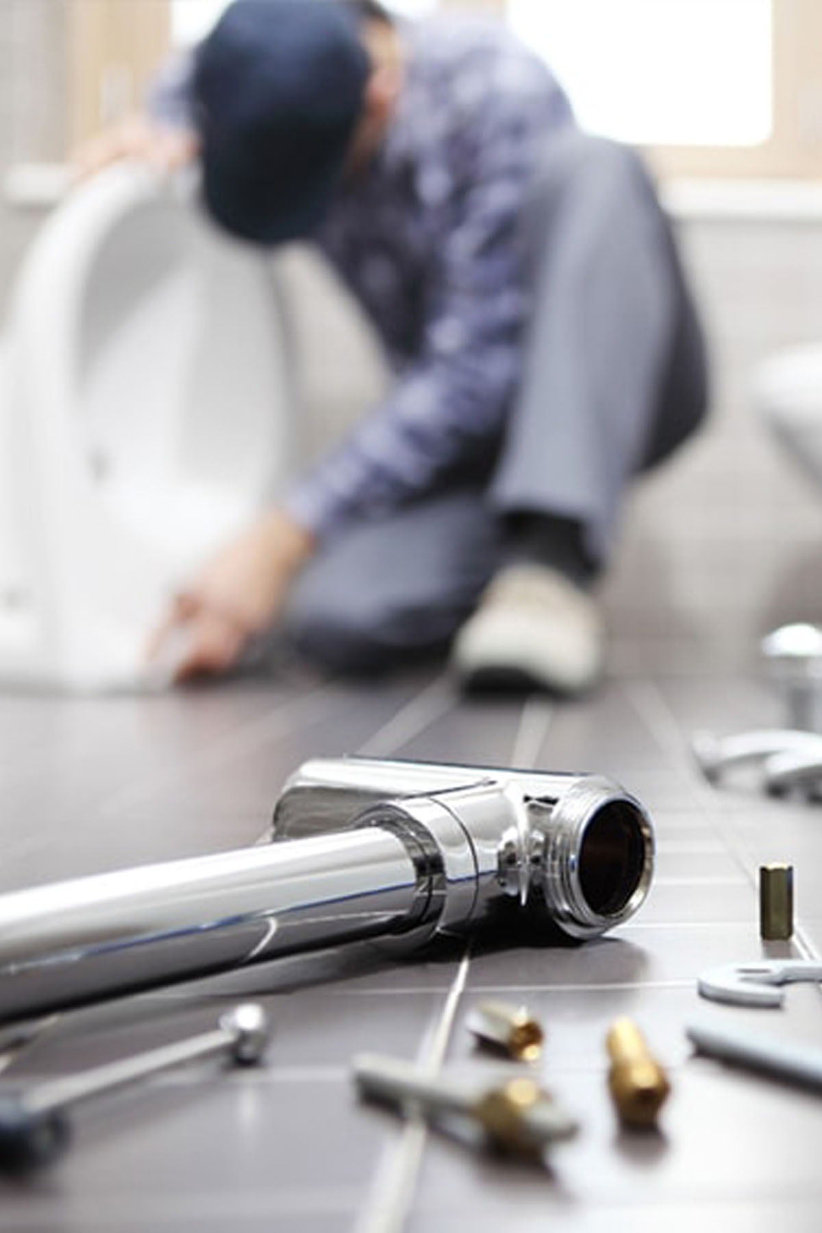 1200x1800  female сантехник Cartoon Vector Clipart - Friendlystock | Азиатская женщина, мультфильмы вектор, женщины 