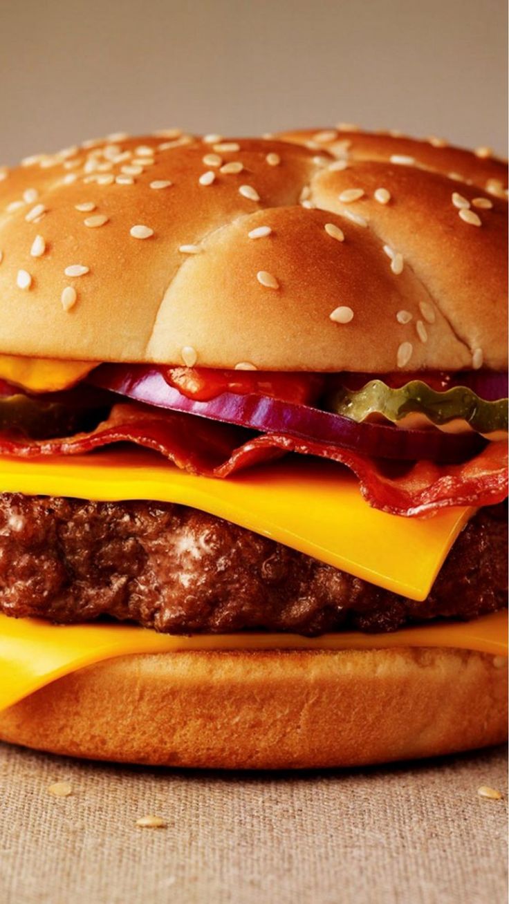 736x1308  wallpaper Cheiseburger, фаст-фуд, картофель фри, сыр, стейк, кока-кола, лед, кетчуп, лук, томаты вишни, еда № 627 