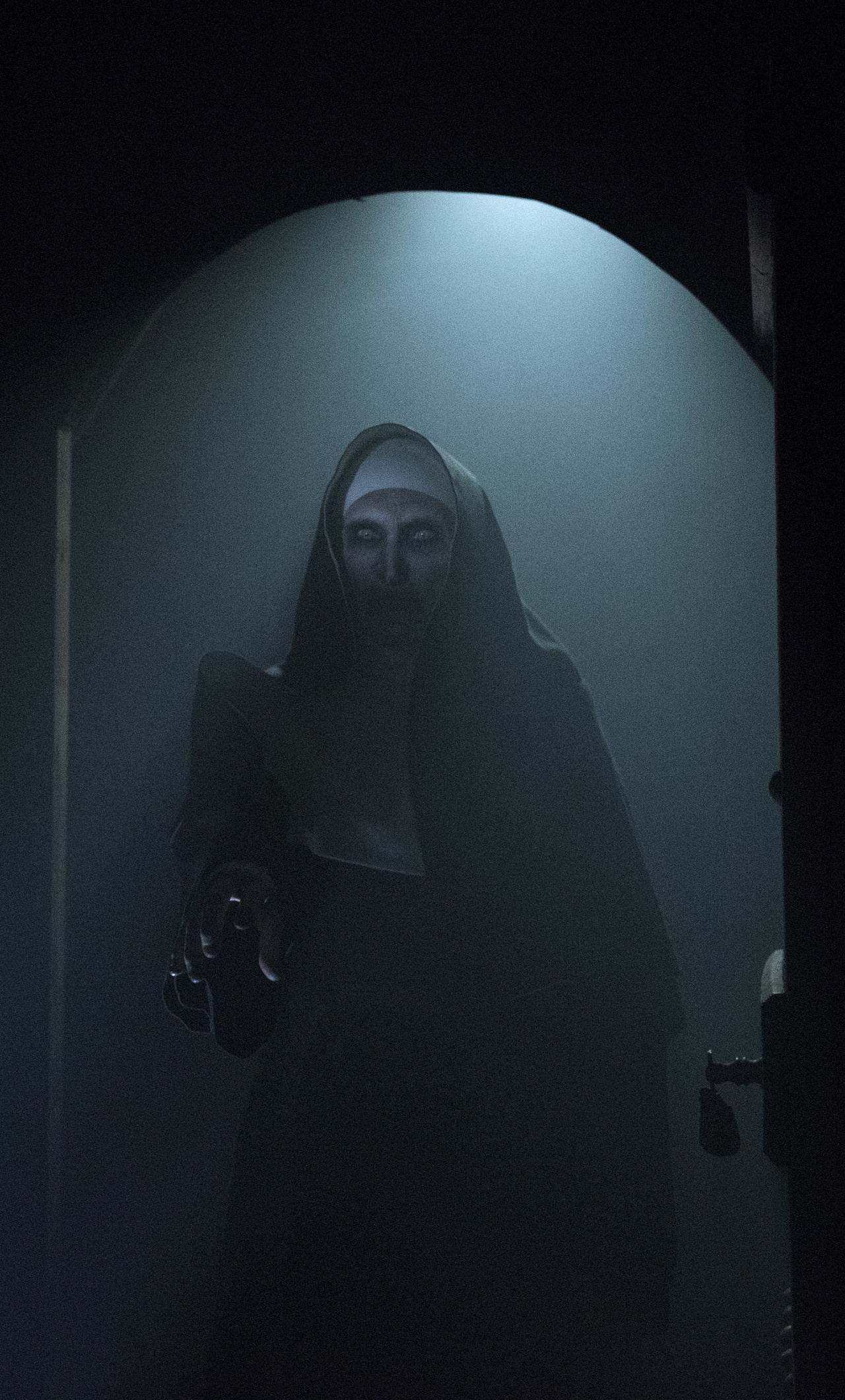 1280x2120 The Nun (2018) - фотогалерея - imdb