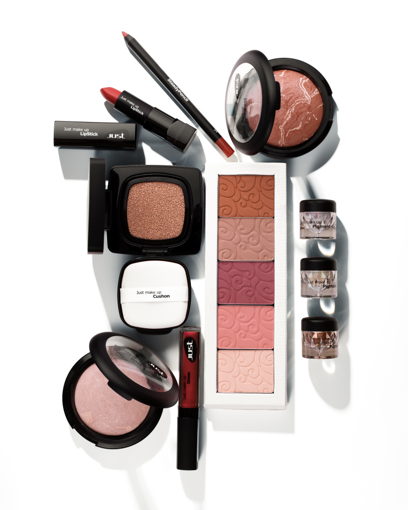 819x1024  Косметика Vegan Естественные продукты заботы кожи с плодами, цитрусом и  кокосами на светлой предпосылке с тропическими листьями, Стоковое  Изображение - изображение насчитывающей косметика, кисловочное: 155089737