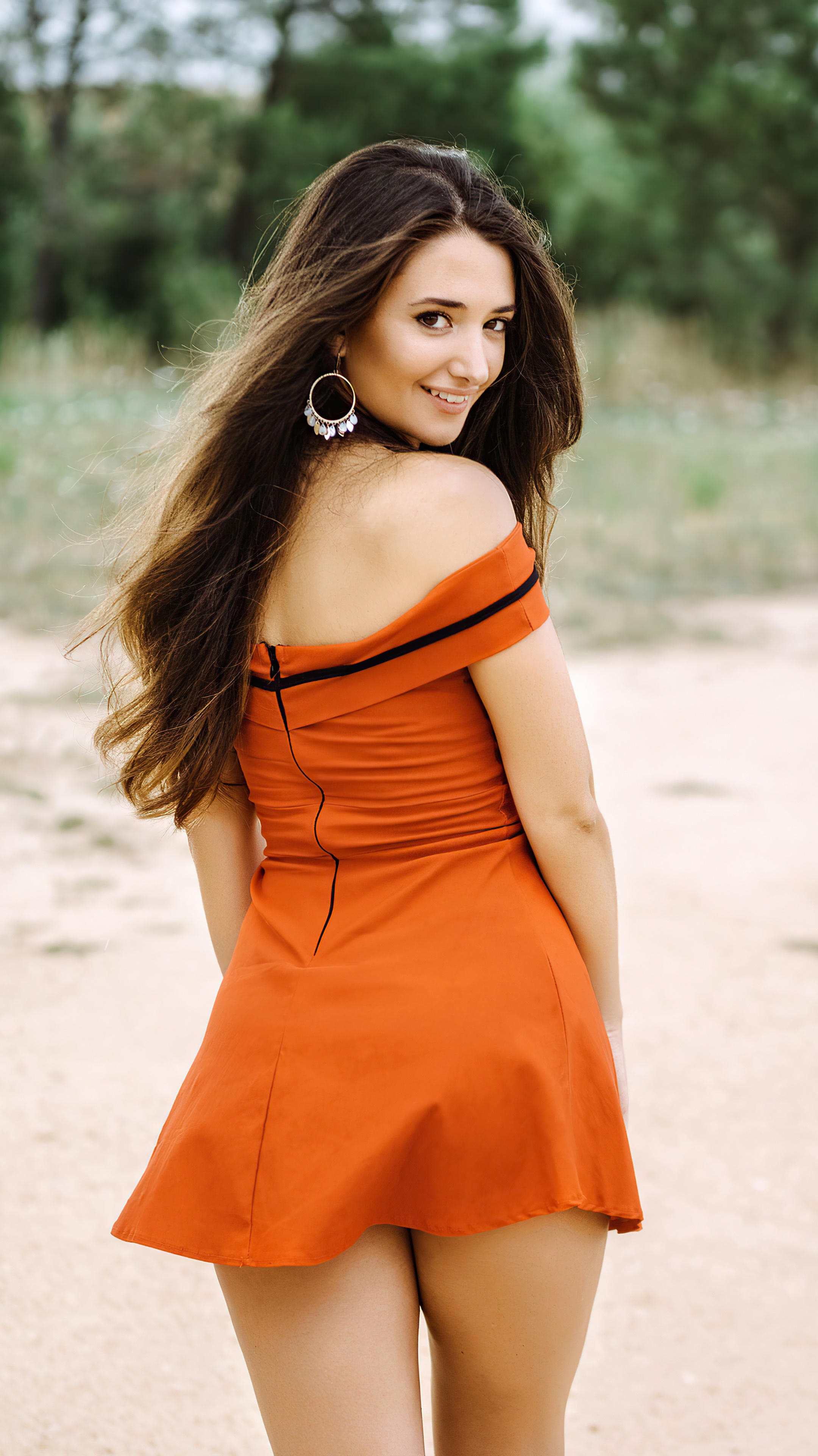 2160x3840  Women, красное платье Wallpapers HD / настольные и мобильные фоны 