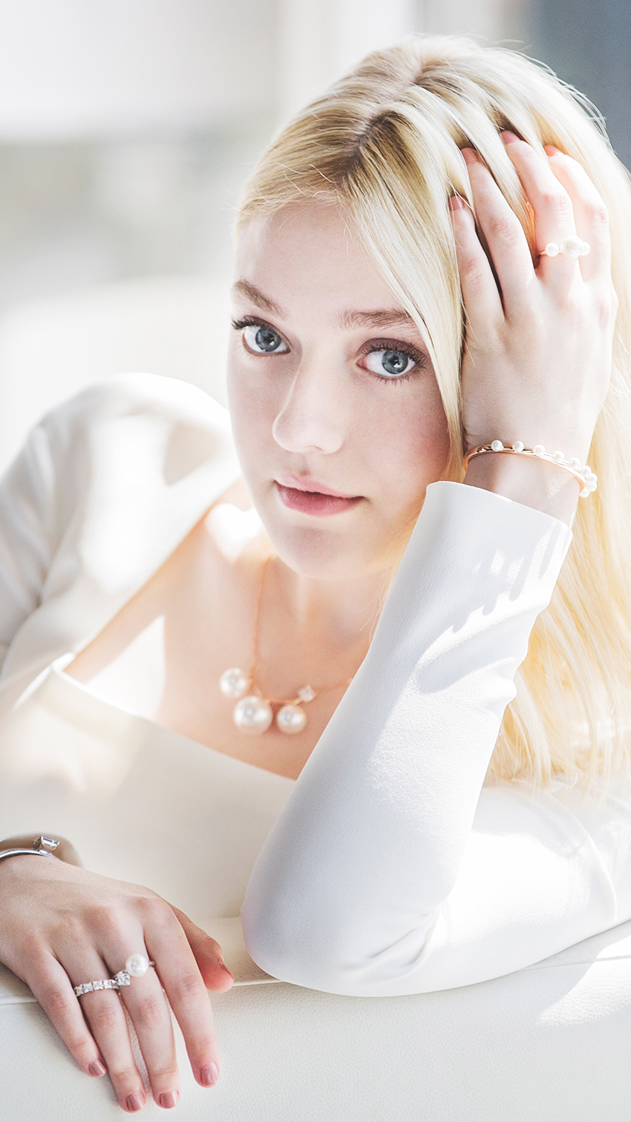 2160x3840  322314 ELLE FANNING, Beautiful, Blonde, Girl, 4K - Erd Gallery HD обои 