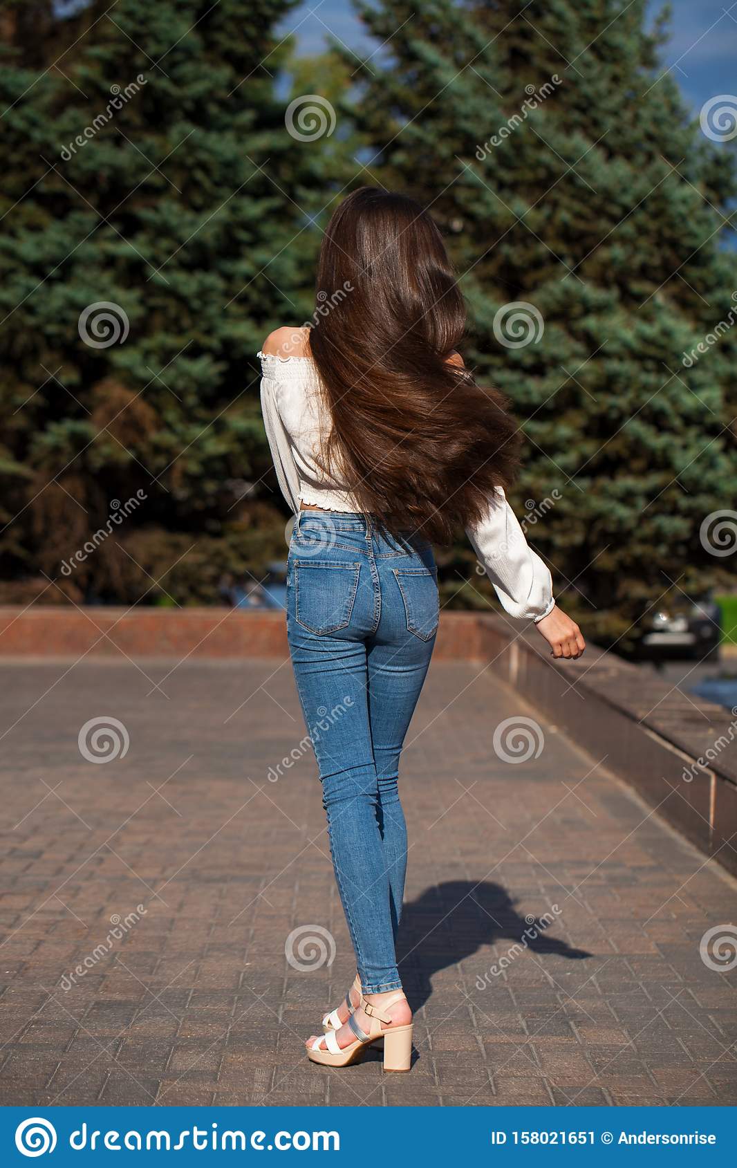 1066x1689  1416890 Женщины, брюнетка, девочки, модель, HD, 4K - Редкая галерея HD Wallpapers