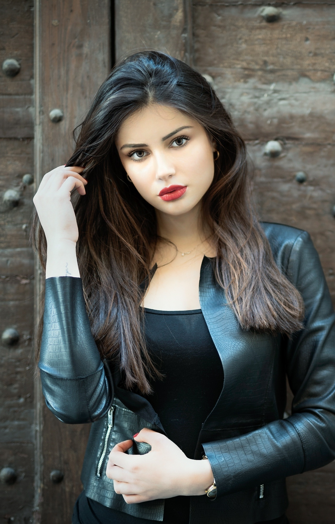 1280x2000  1280x2120 Brunette Girl Siting 5k iPhone 6+ HD 4K обои, изображения, фото, фото и фото и фото и фото, фото и фото и фото и фото и фото и фото и фото и фото и фото и фото и фото и фото и фото и фото и фото и фото и фото и фото и фото и фото. Pictures