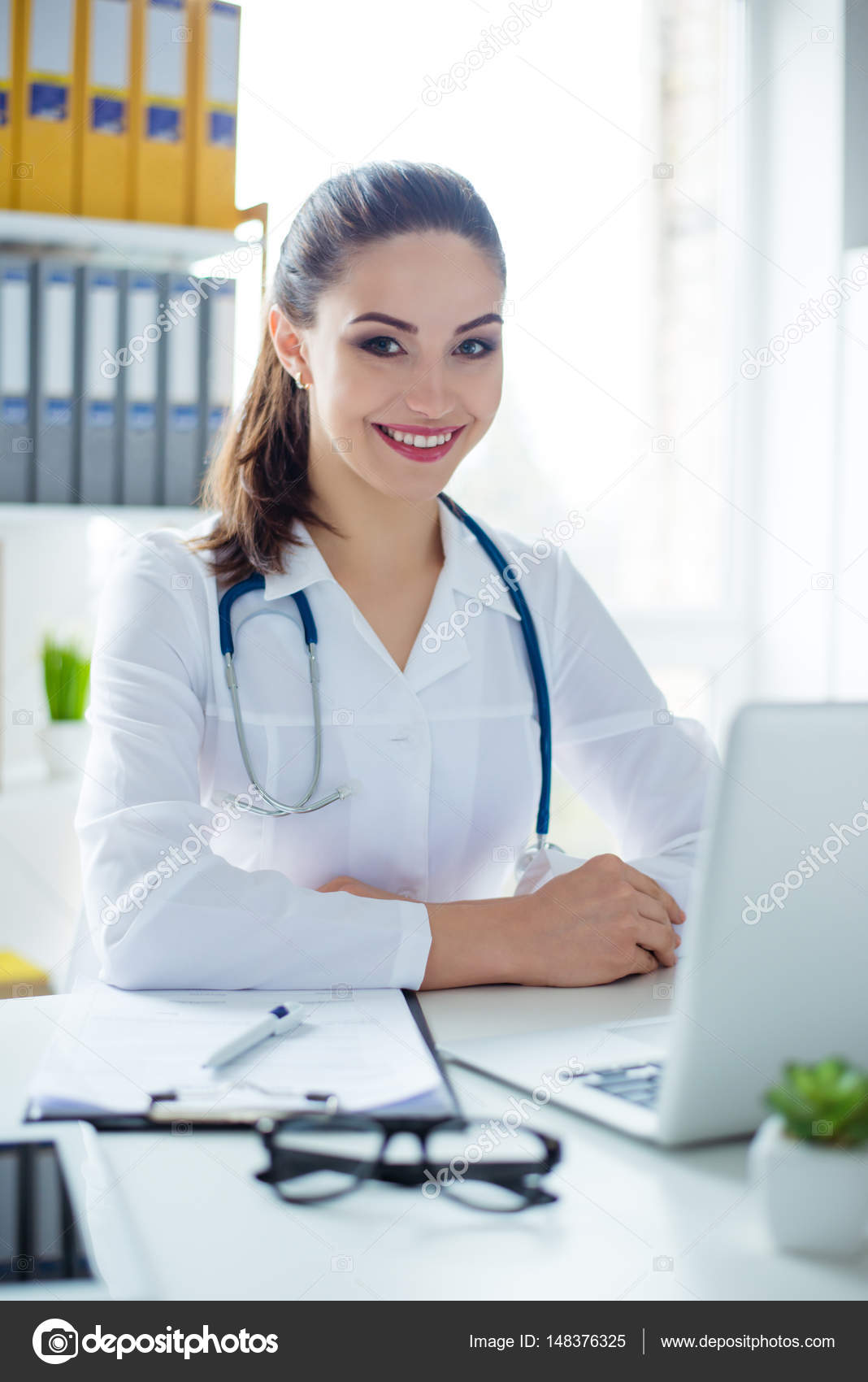 1068x1700   PIN -пин -код Изабель на Imágenes de Enfermería | Мотивация студентов -медика, Медицинские обои, медсестра эстетика 