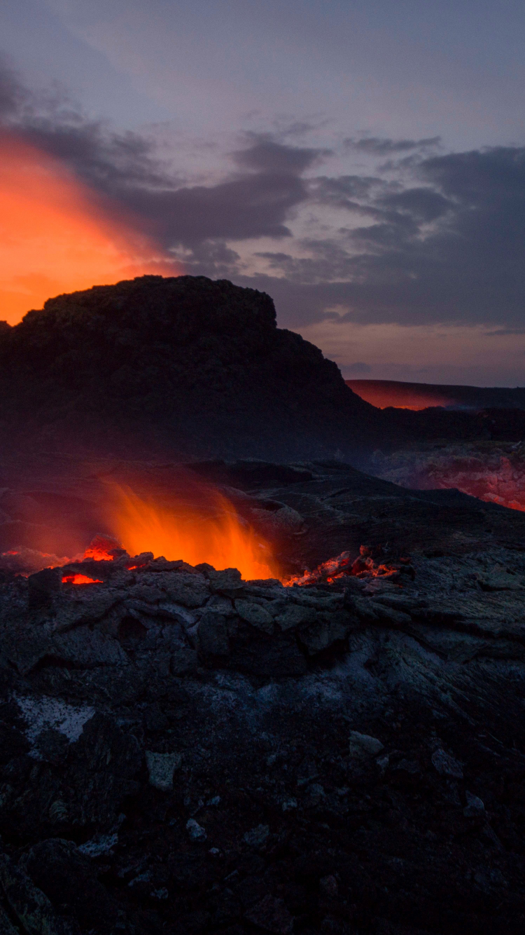 750x1334   Обои вулканов - обои пещера 