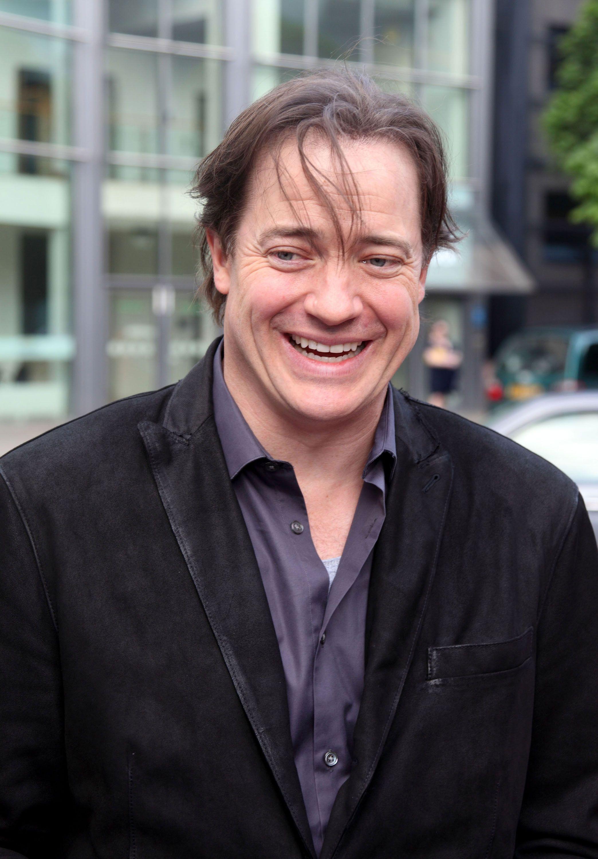 2088x3000  brendan Fraser обои - обои пещера 