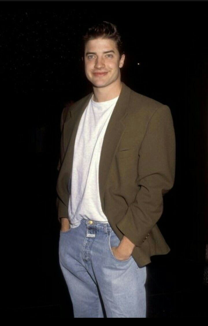 720x1130  Brendan Fraser Surprised Fans At 'The Mummy' Screening