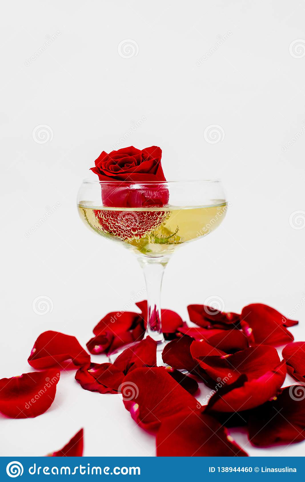 1068x1689   Счастливого международного женского дня для всех наших читателей! Оставайтесь красивыми, ожесточенными и сказочными. Больше телефона Wallpape… | Цитаты о диких цветах, Цветочные цитаты, Телефон Обои 