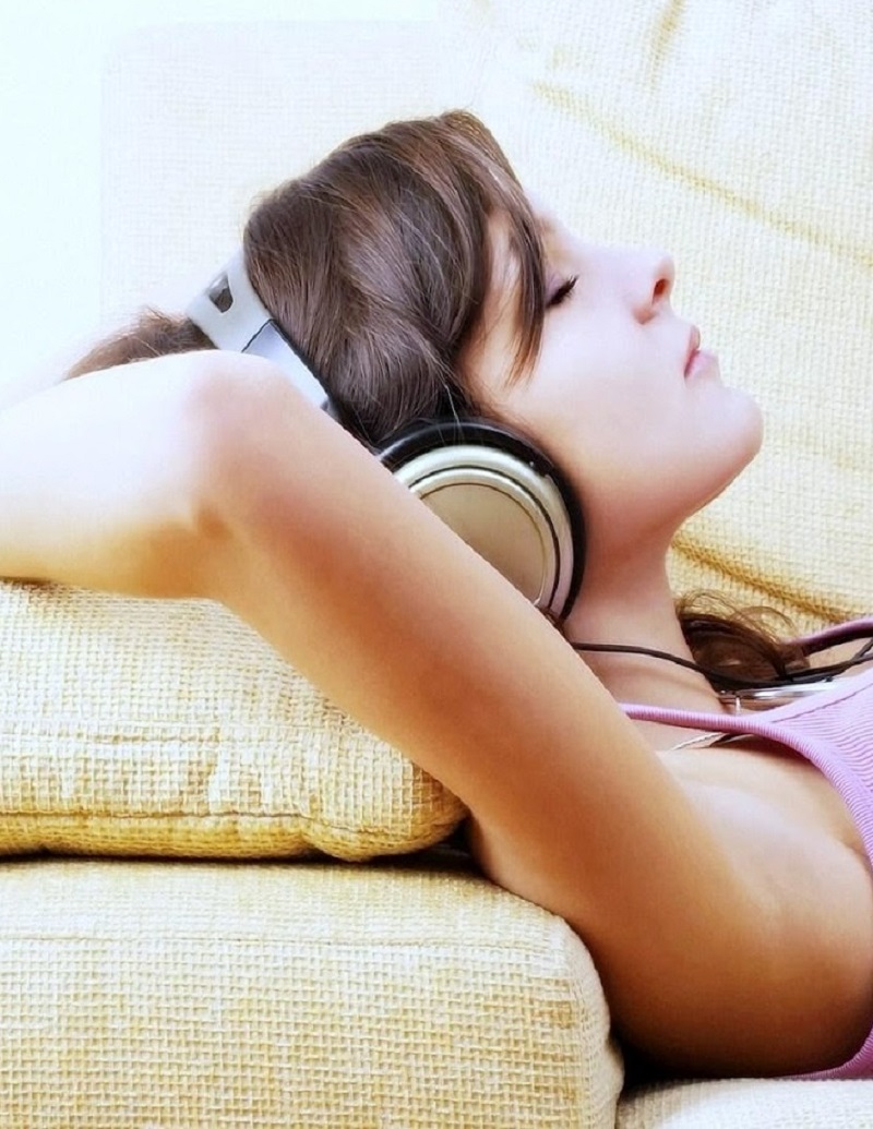 800x1035  Студент, спящий на книгах stock photo by © lanakhvorostova 1873043