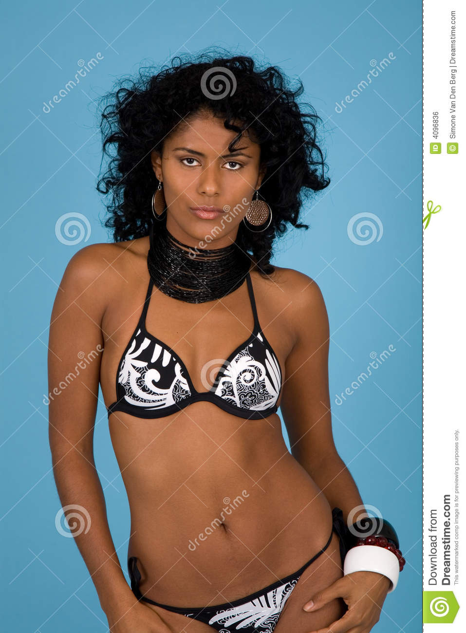 957x1300  Бразильская девушка Стоковое фото. Образ женщины, красота, кудри - 4096836