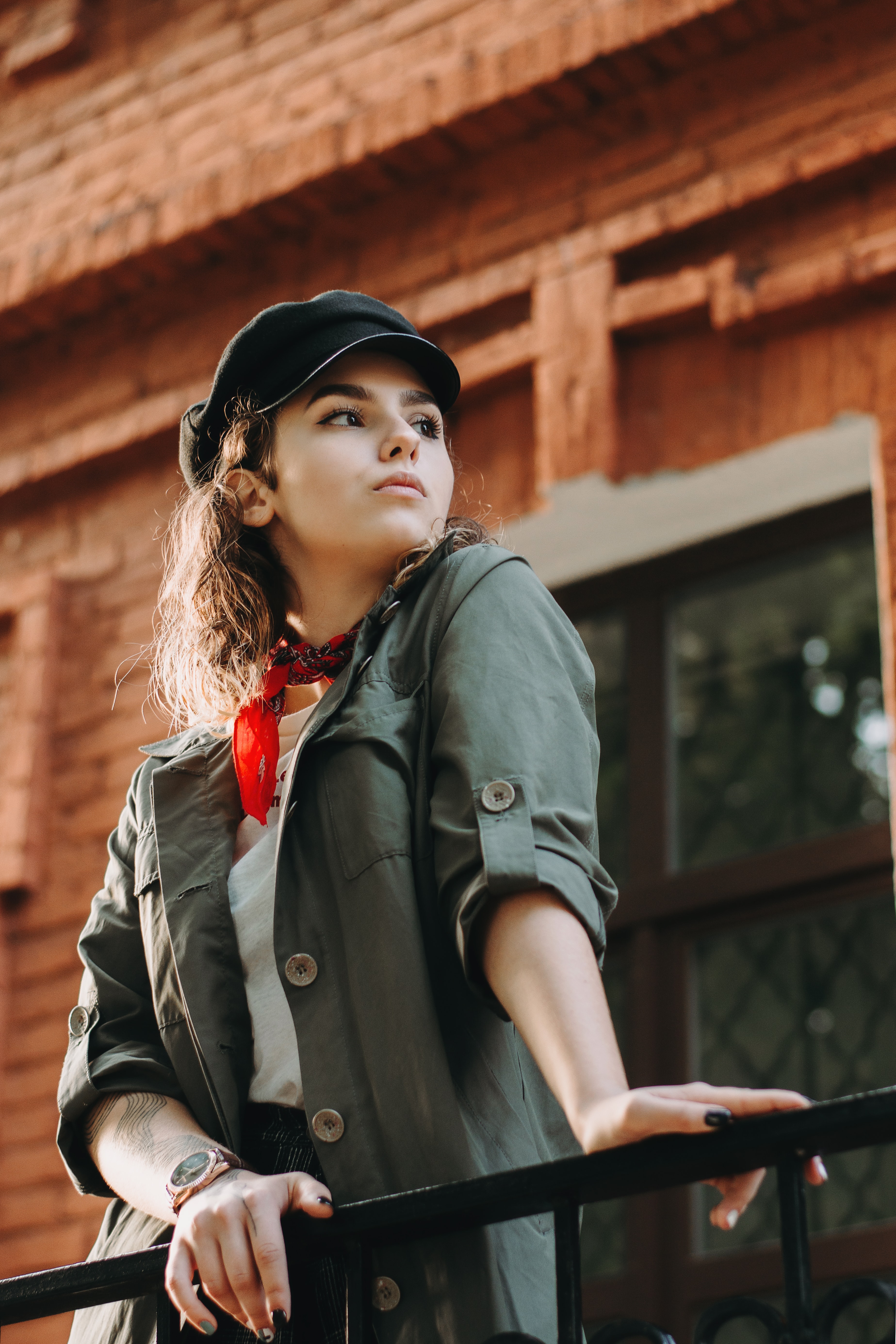 3694x5539  Лучшие 500+ красивых девушек картин [HD] | Скачать бесплатные профессиональные изображения на Unsplash