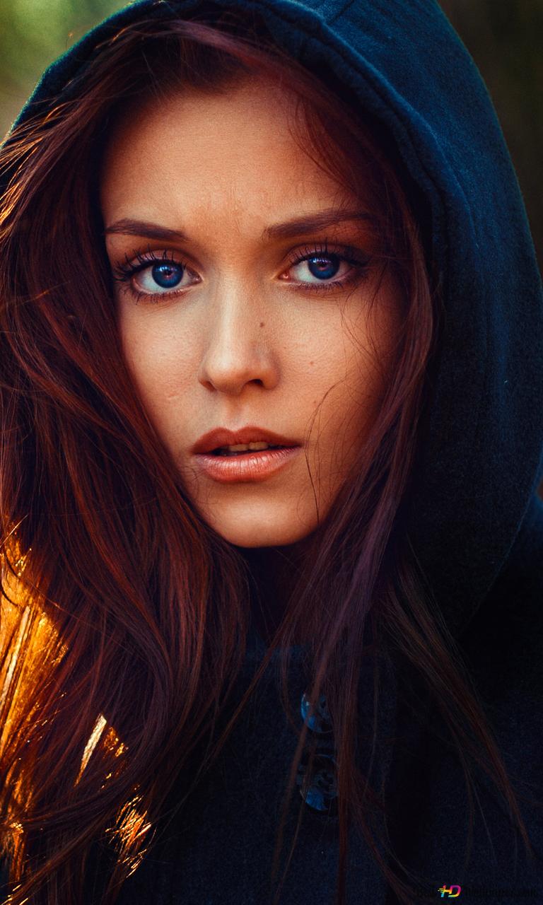 768x1280  Скачать обои с девушкой 2K